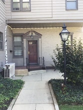 Building Photo - 134 E Queen St