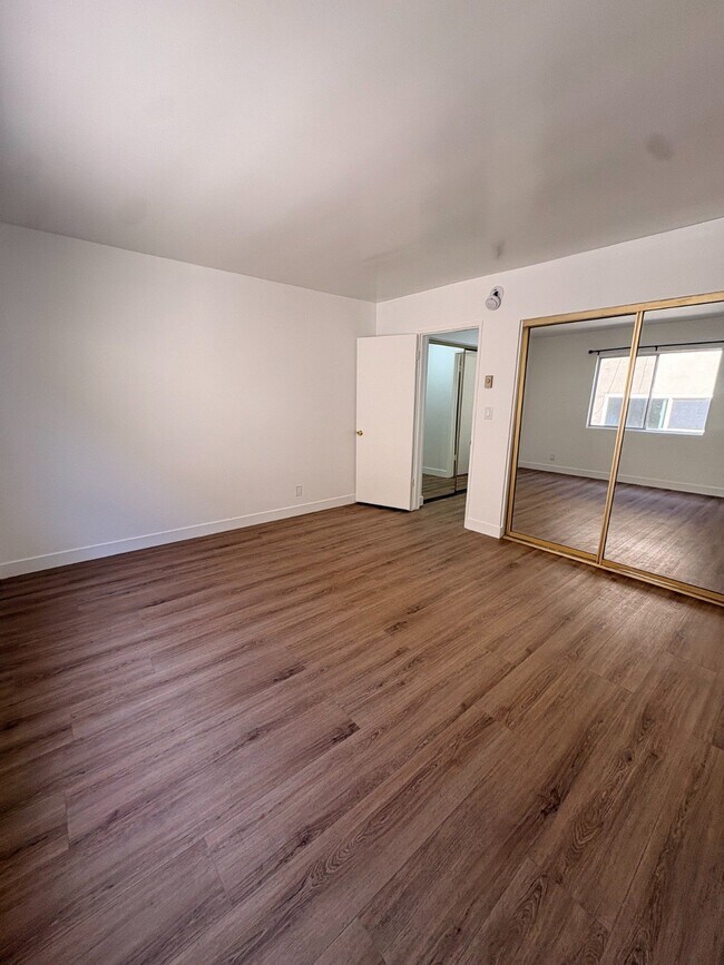 Foto del edificio - 1825 N Gramercy Pl