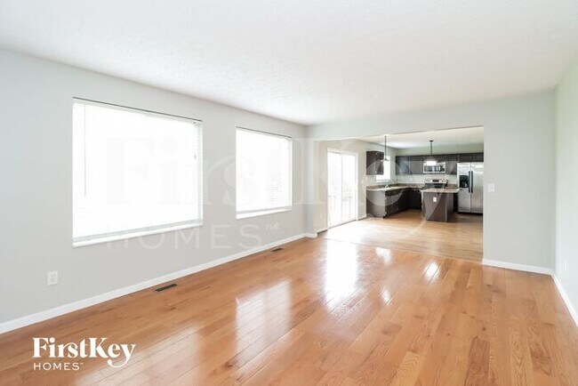 Foto del edificio - 330 Bridle Creek Dr