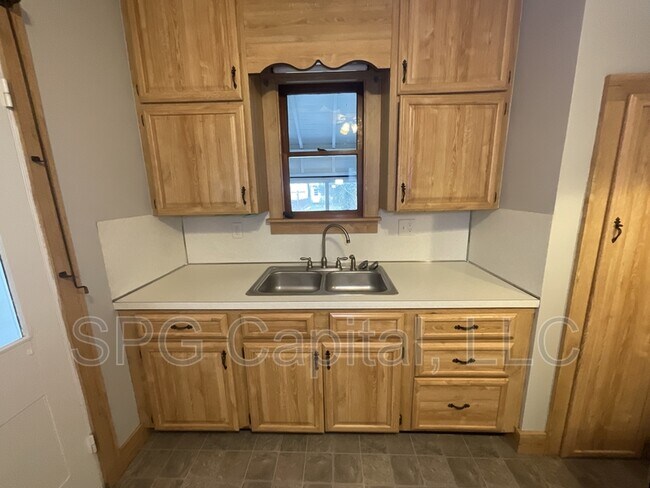 Foto del edificio - 254 E Louther St