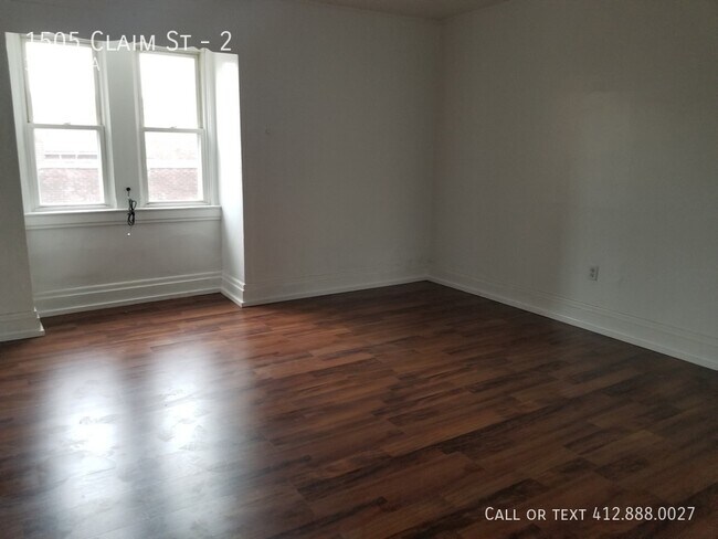 Foto del edificio - Large 3 Bedroom Troy Hill