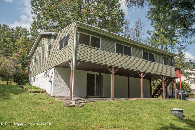 Building Photo - 21 Lakeview Dr