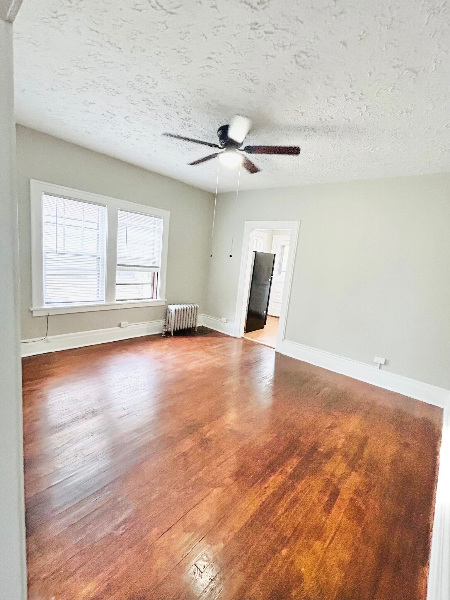 2814 Hampshire Rd Cleveland, OH 44118 – photo 4