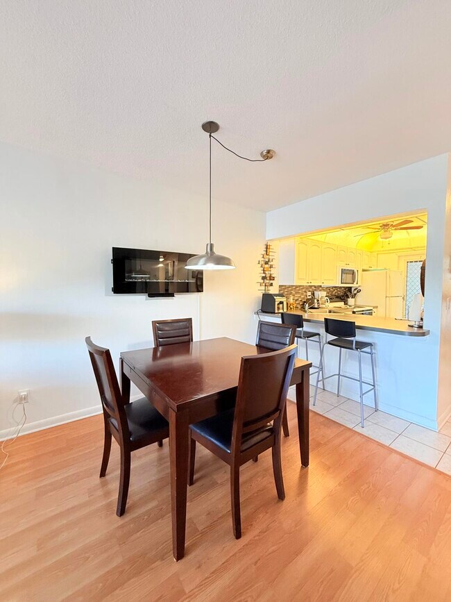 Foto del edificio - 470 Paradise Isle Blvd