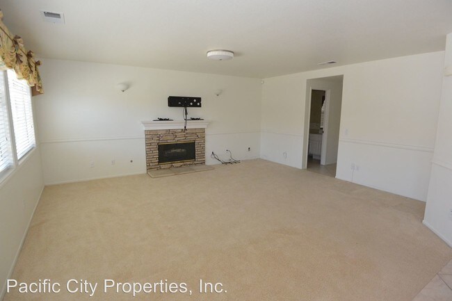 Building Photo - 4 br, 2.5 bath House - 18 Hidden Brook
