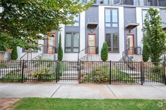 Building Photo - 459 Parkway Dr NE