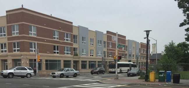 Foto del edificio - Bloomfield Plaza