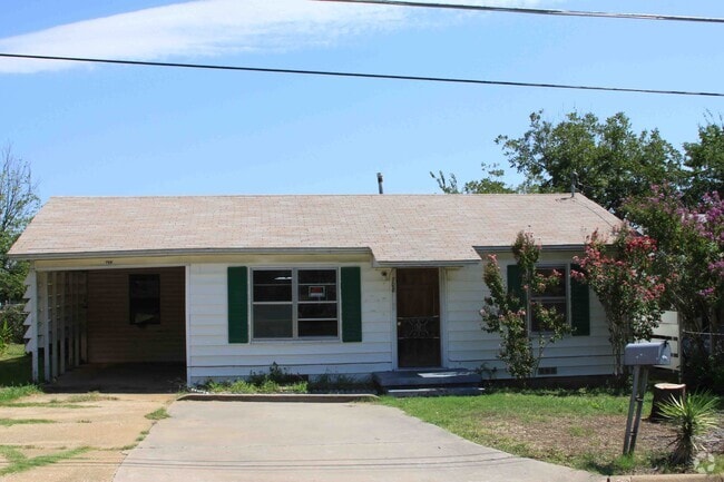 Building Photo - 708 N 8th Ave