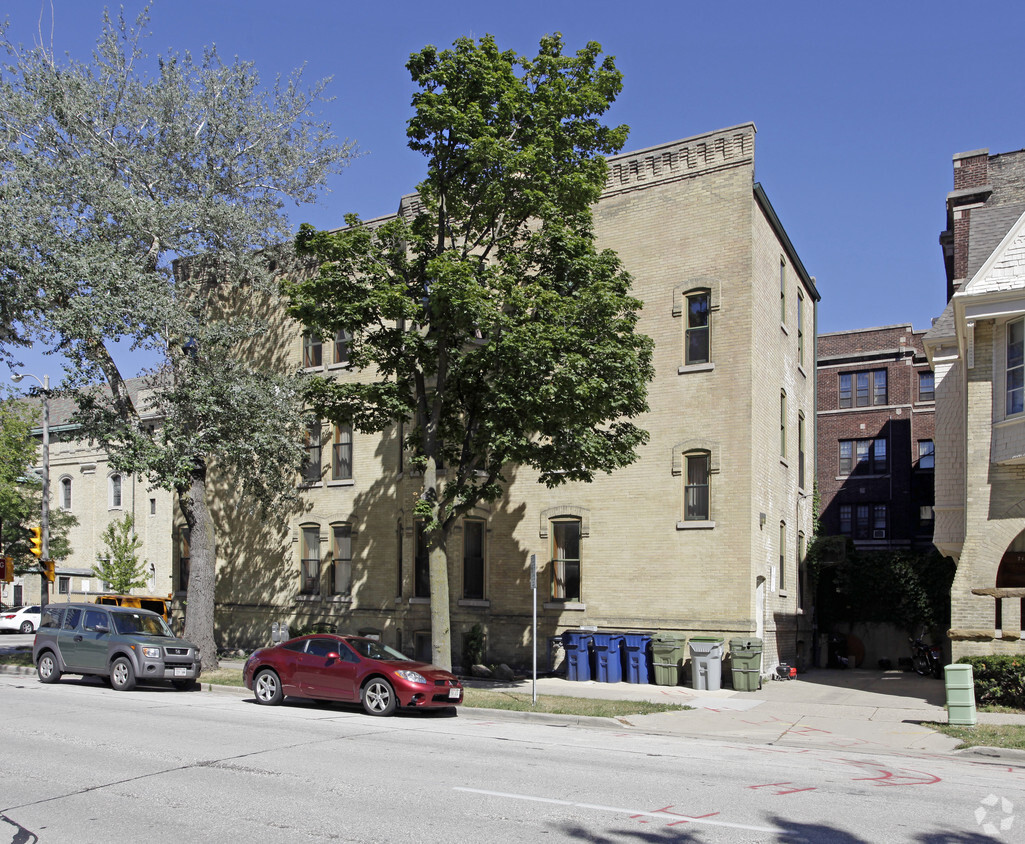 Foto del edificio - 802 N Van Buren St