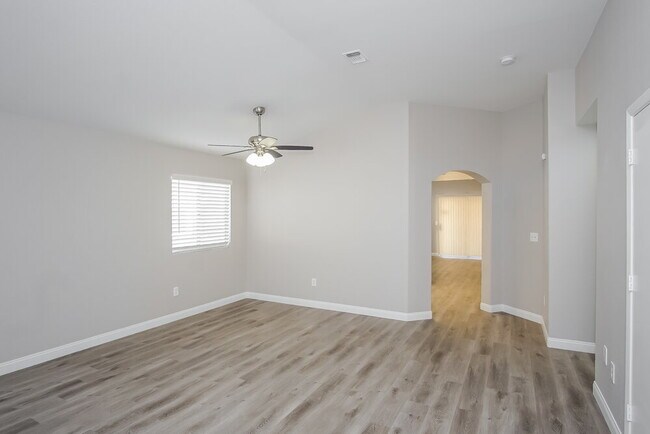 Foto del edificio - 4400 Sandhorse Ct