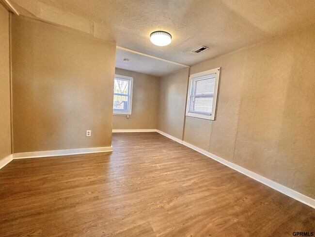 Building Photo - 2612 Van Buren St