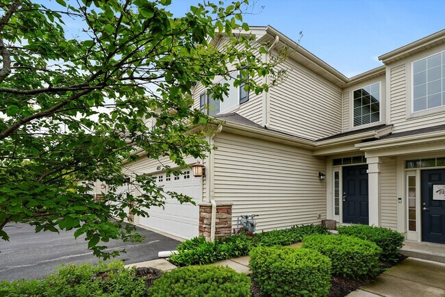 Foto del edificio - 2-bed/2.5-bath Townhouse in Round Lake