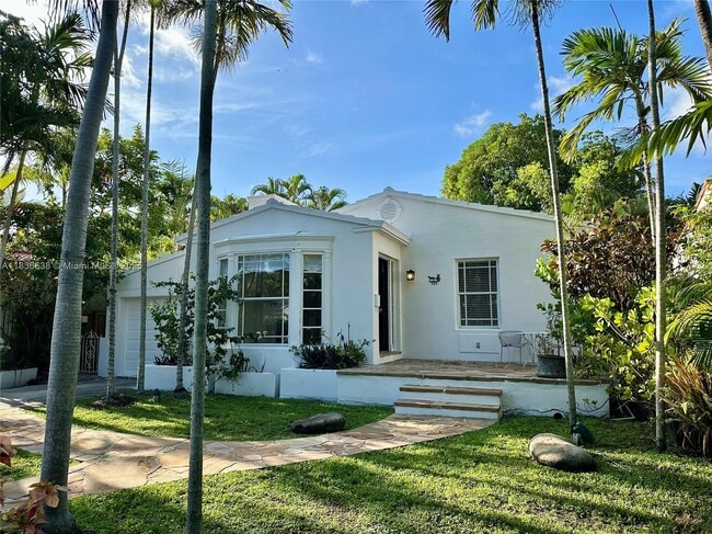 Building Photo - 725 NE 73rd St