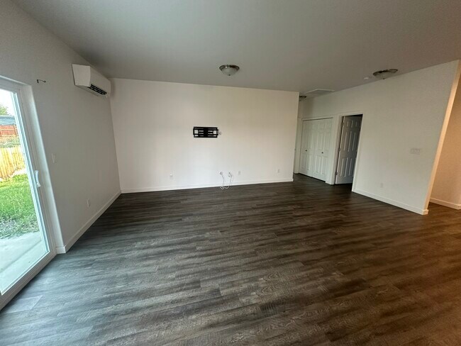 Foto del edificio - 1281 Lucy Ave