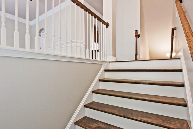 Building Photo - 3727 Inglewood Way