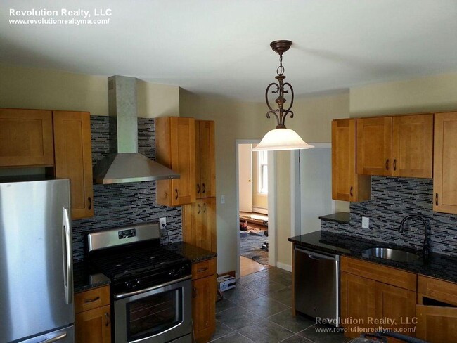 Building Photo - 18 Rossmore St