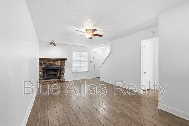 Foto del edificio - 2713 Wimbledon Ct