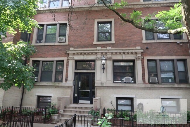 Foto del edificio - 755 W Buena Ave
