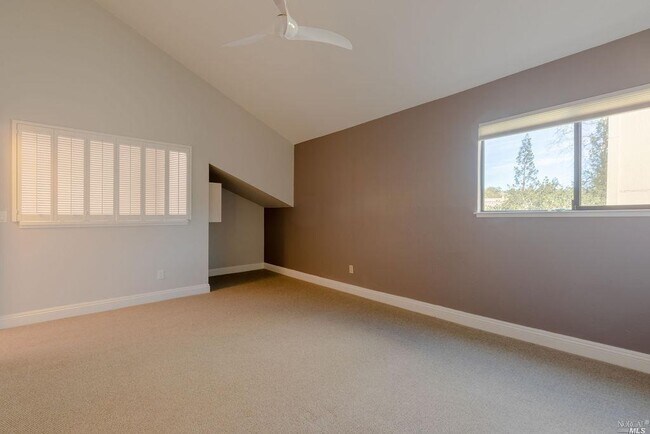 Building Photo - 52 Flicker Dr