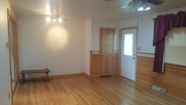 Foto del edificio - 5007 Hazelwood Rd