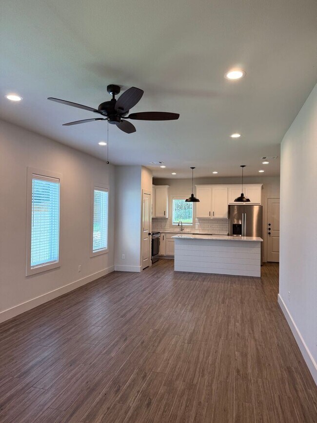 Photo - 1412 Magnolia Dr House