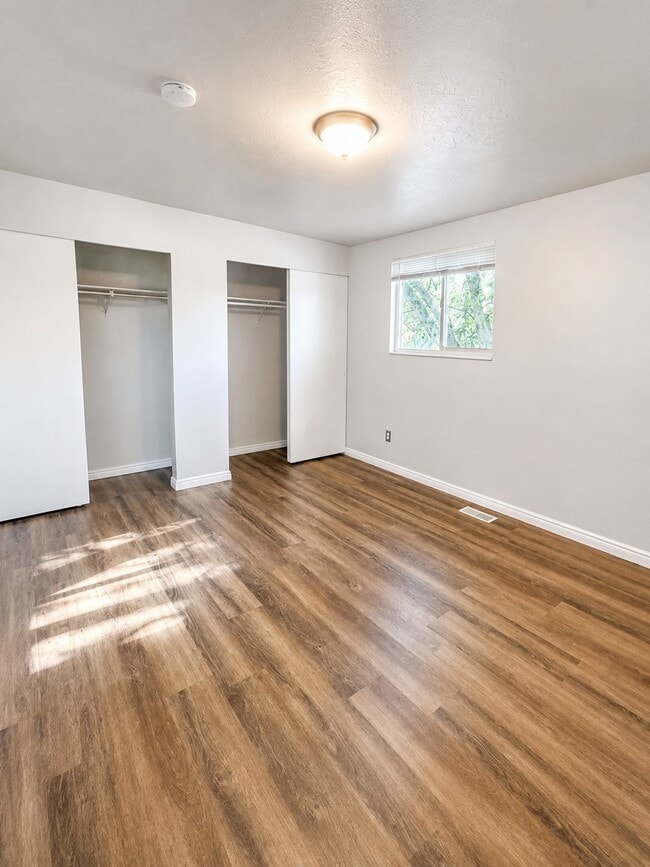 Building Photo - 1601 Ivy Cir