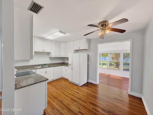 Building Photo - 632 Tarragona Way