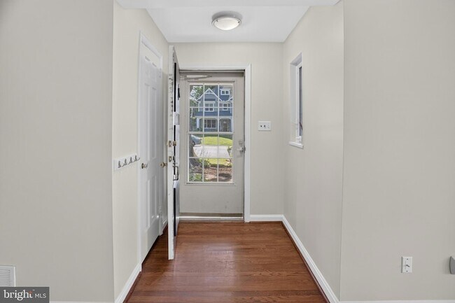 Foto del edificio - 7803 Marbury Rd