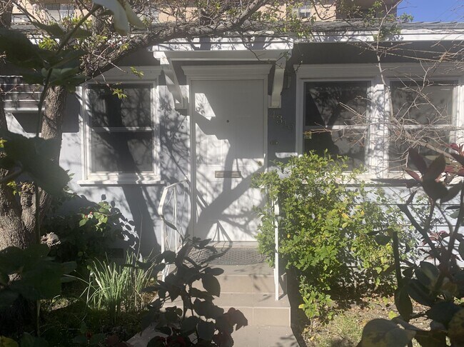 Building Photo - 4317 Cedros Ave