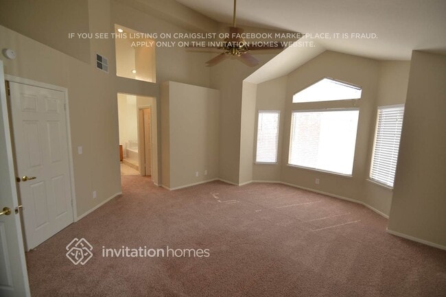 Foto del edificio - 117 Pau Ct