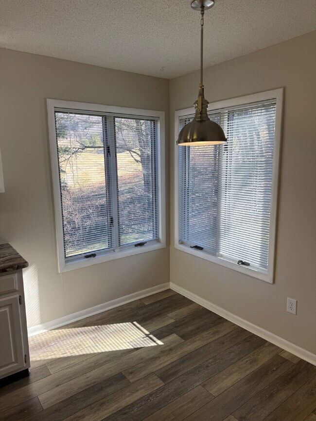 Foto del edificio - 2-Bed, 2-Bath Condo Golf course Views,  Modern Amenities in Waynesville, NC