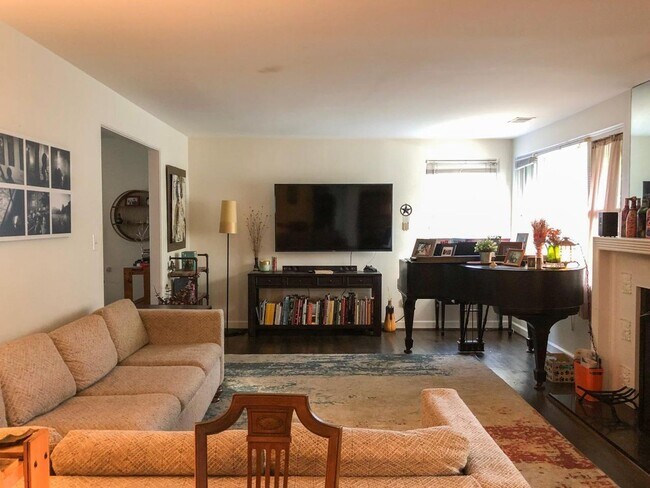 Foto del edificio - 7717 Carroll Ave