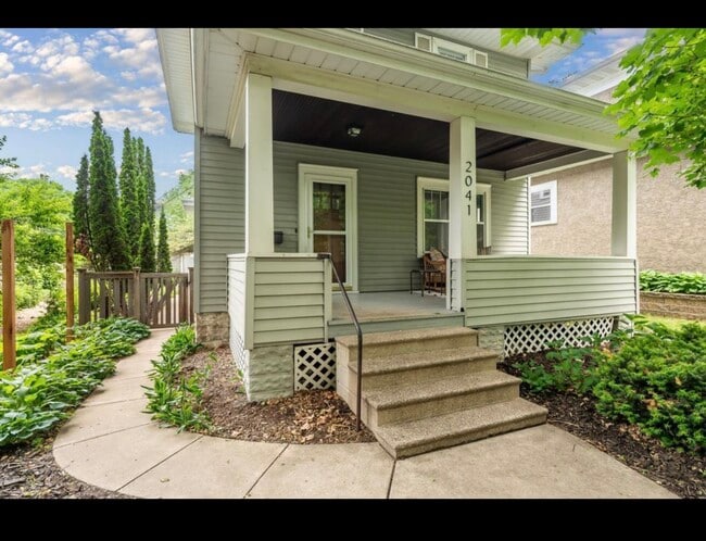 Building Photo - 2041 Princeton Ave