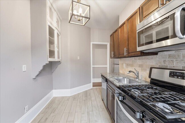 Building Photo - 134 Clifton Pl