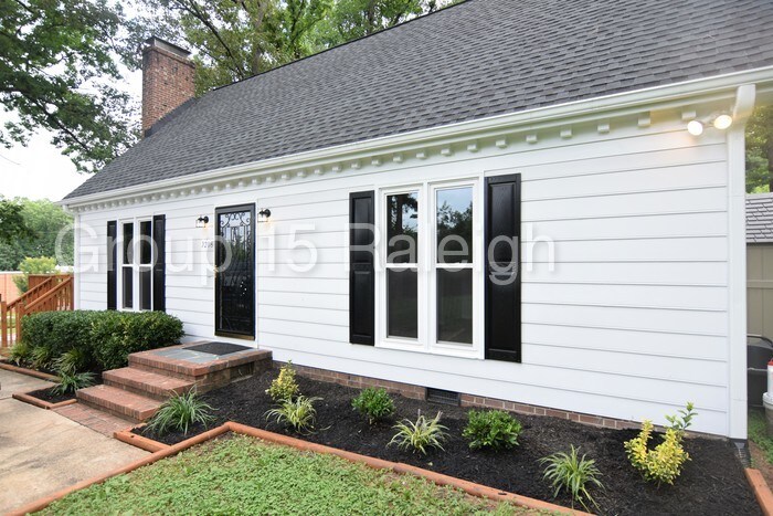 Primary Photo - 3208 Pinecrest Dr