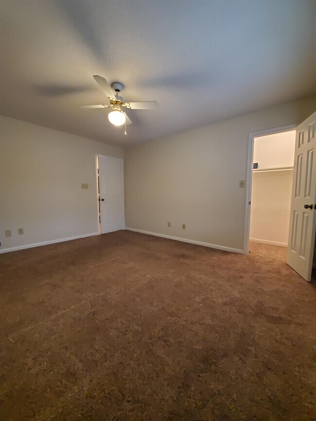 Foto del edificio - 1029 Rock Knoll Ct