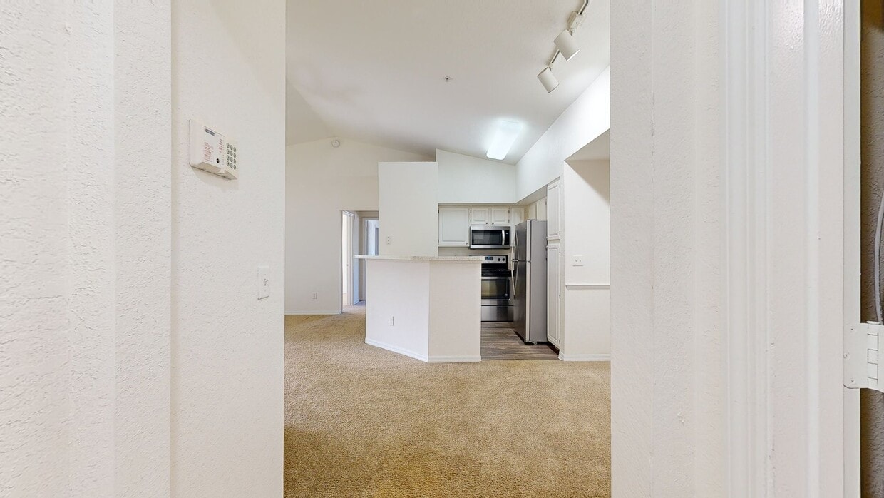 Photo - Ashton at Waterford Lakes Apartments