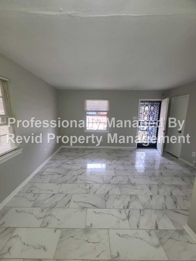 Building Photo - FIRST MONTH FREE!!! Newly Renovated 3 Bedroom Home!