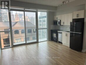 Building Photo - 126 Simcoe St
