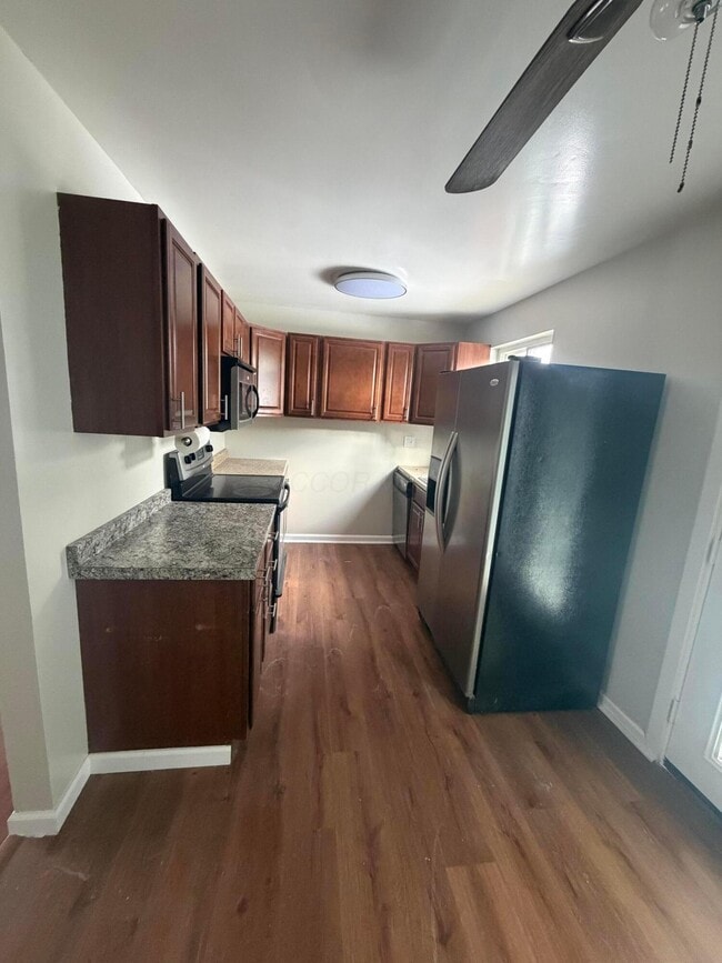 Building Photo - 4465 Paxton Dr S