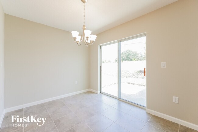 Building Photo - 615 Lindbergh Way