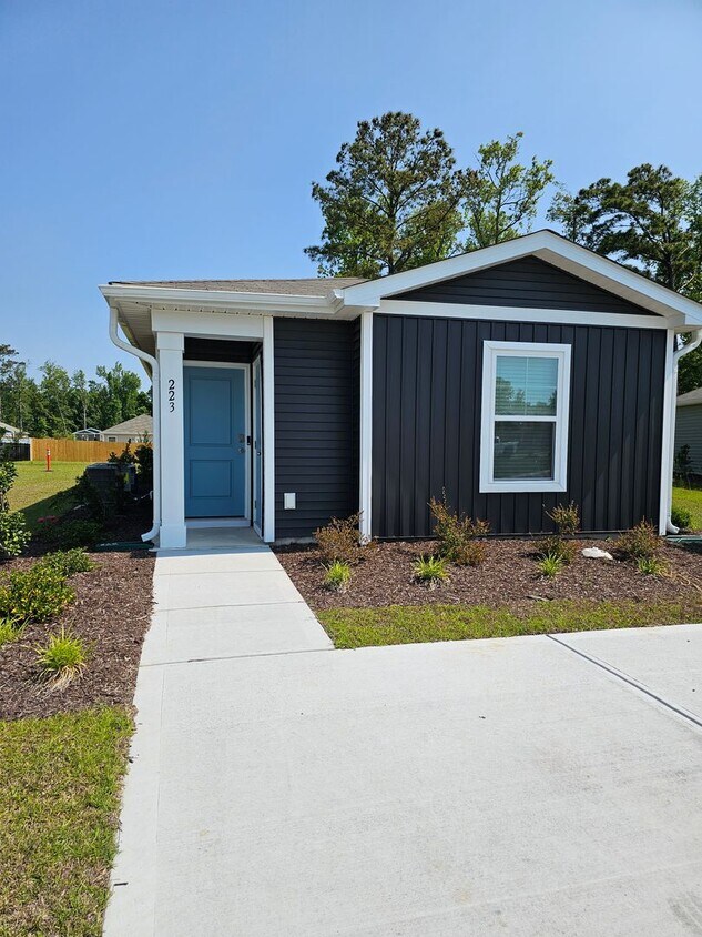 Primary Photo - Cozy Cottage in Surf City