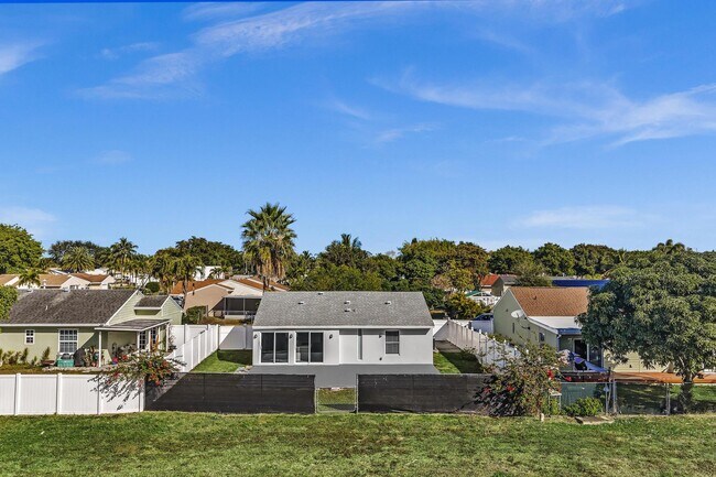 Foto del edificio - 8316 Huntsman Pl