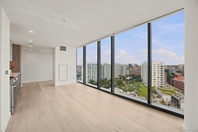 Foto del edificio - 131-01 40th Rd