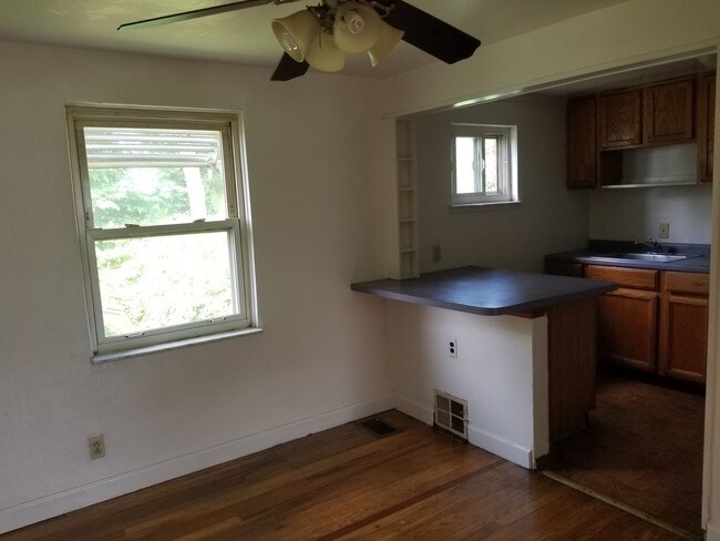 Foto del edificio - 7205 Schley Ct