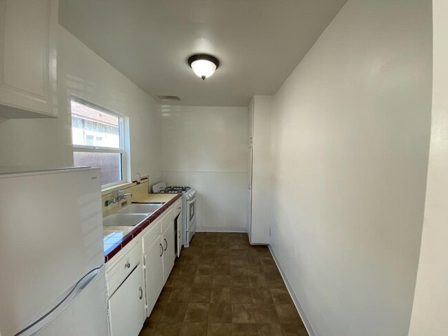 COCINA DESDE EL COMEDOR - 11162 Culver Blvd