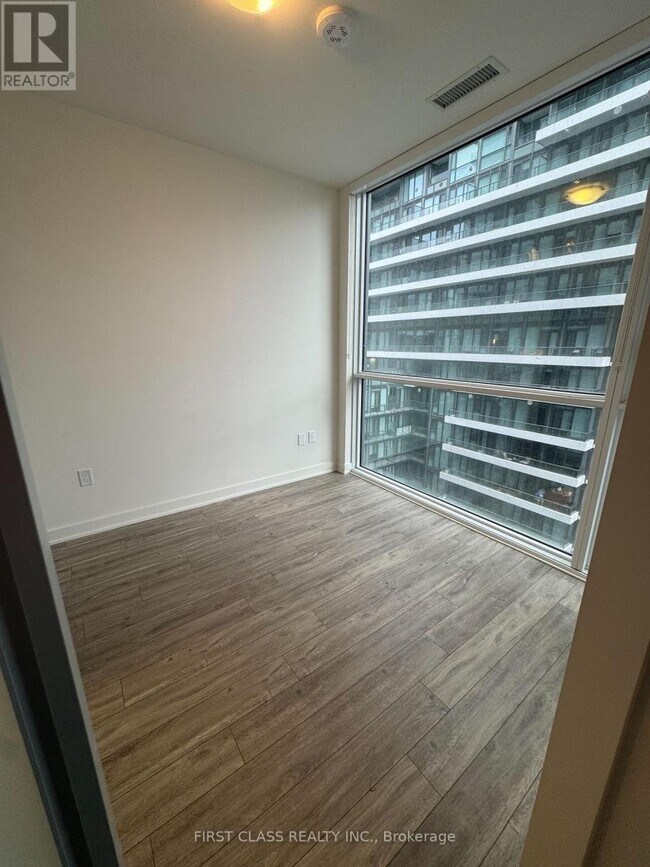 Building Photo - 135 Lower Sherbourne St