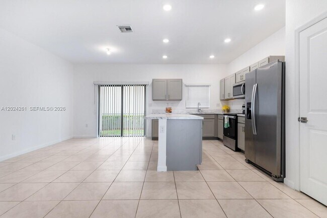 Foto del edificio - 1170 SW 7th Ct