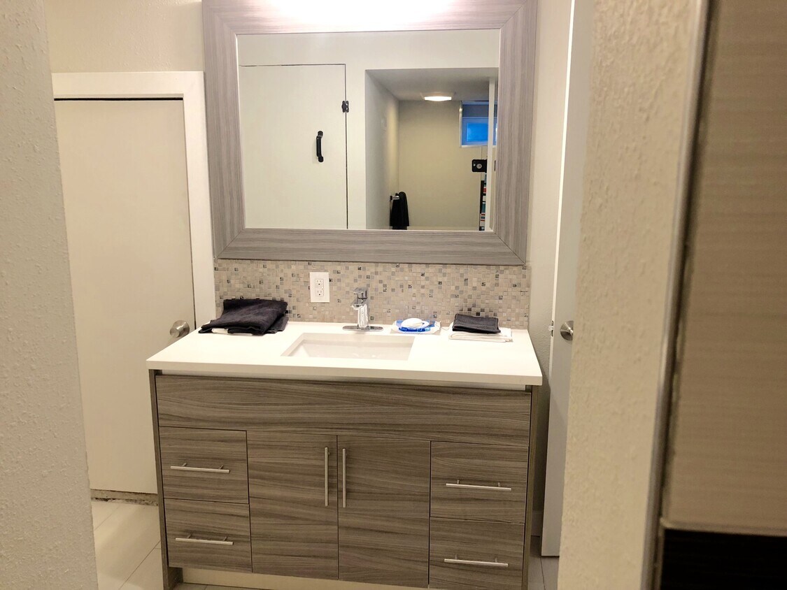 Foto principal - 8332 Loyal Way NW