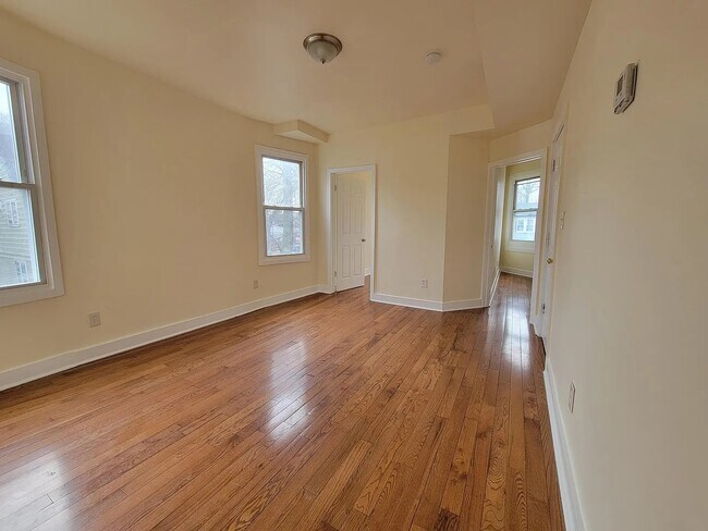 Foto del edificio - 118 Cedar Ave